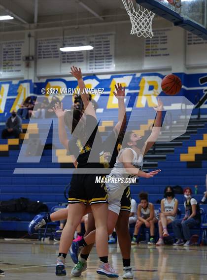 Thumbnail 1 in Newbury Park @ Agoura photogallery.