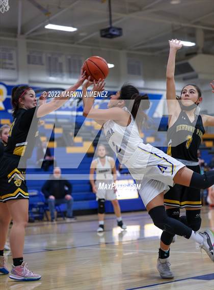Thumbnail 1 in Newbury Park @ Agoura photogallery.