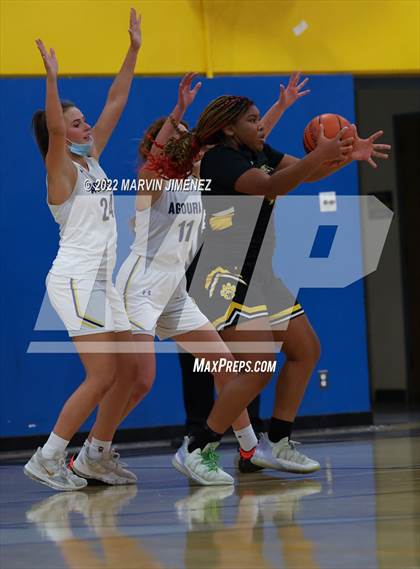 Thumbnail 1 in Newbury Park @ Agoura photogallery.