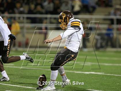 Thumbnail 3 in El Camino vs. Oceanside (CIF SDS D1 Final) photogallery.