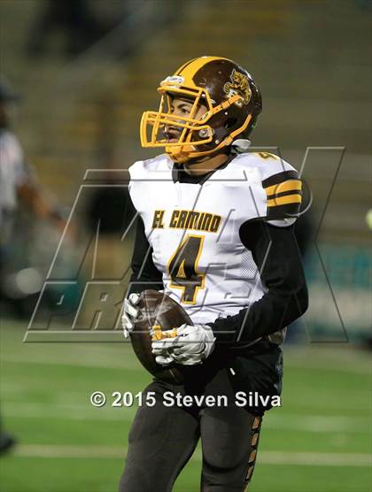 Thumbnail 1 in El Camino vs. Oceanside (CIF SDS D1 Final) photogallery.