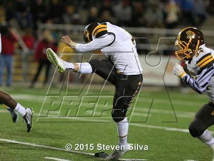 Thumbnail 1 in El Camino vs. Oceanside (CIF SDS D1 Final) photogallery.