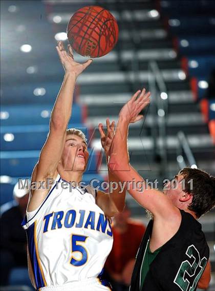 Thumbnail 2 in Midland vs. Maroa-Forsyth (2011 Riverton Shootout) photogallery.