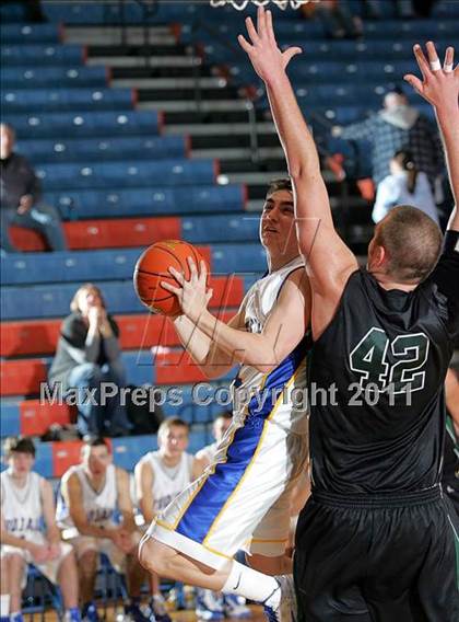 Thumbnail 2 in Midland vs. Maroa-Forsyth (2011 Riverton Shootout) photogallery.