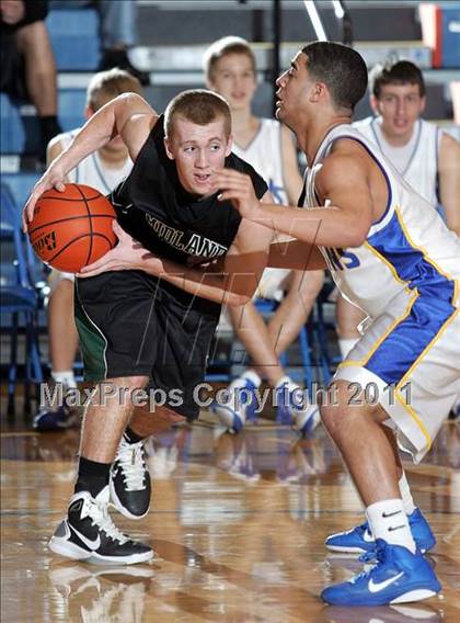 Thumbnail 3 in Midland vs. Maroa-Forsyth (2011 Riverton Shootout) photogallery.
