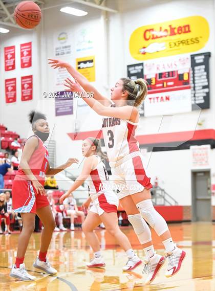 Thumbnail 1 in Hirschi @ Mineral Wells photogallery.