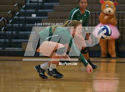 Thumbnail 1 in Acadiana @ Mt. Carmel (LHSAA Division I 2nd Round) photogallery.