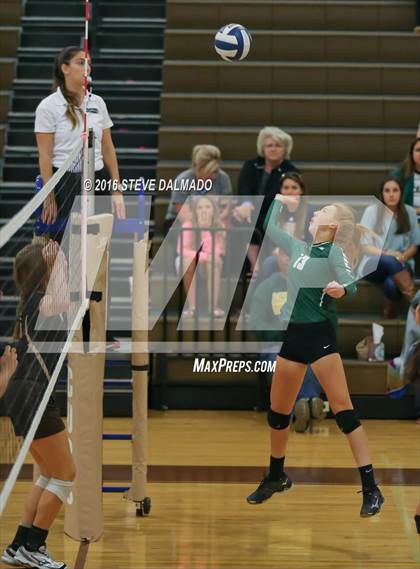 Thumbnail 2 in Acadiana @ Mt. Carmel (LHSAA Division I 2nd Round) photogallery.