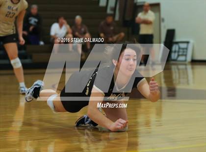 Thumbnail 3 in Acadiana @ Mt. Carmel (LHSAA Division I 2nd Round) photogallery.
