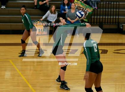 Thumbnail 1 in Acadiana @ Mt. Carmel (LHSAA Division I 2nd Round) photogallery.