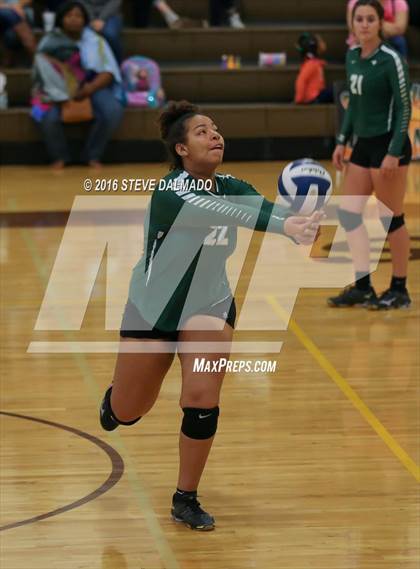 Thumbnail 1 in Acadiana @ Mt. Carmel (LHSAA Division I 2nd Round) photogallery.