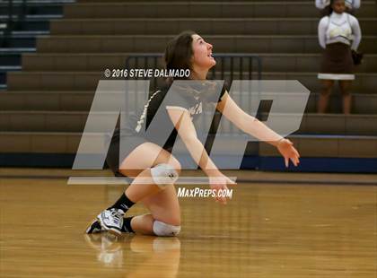 Thumbnail 3 in Acadiana @ Mt. Carmel (LHSAA Division I 2nd Round) photogallery.