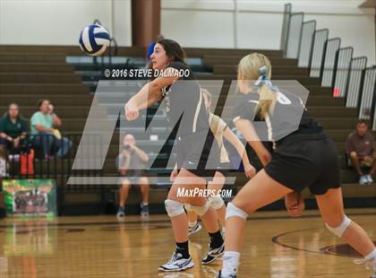 Thumbnail 1 in Acadiana @ Mt. Carmel (LHSAA Division I 2nd Round) photogallery.