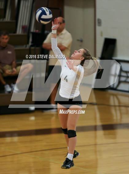 Thumbnail 3 in Acadiana @ Mt. Carmel (LHSAA Division I 2nd Round) photogallery.