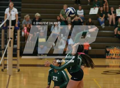 Thumbnail 2 in Acadiana @ Mt. Carmel (LHSAA Division I 2nd Round) photogallery.