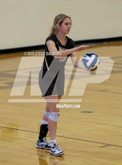 Thumbnail 1 in Acadiana @ Mt. Carmel (LHSAA Division I 2nd Round) photogallery.