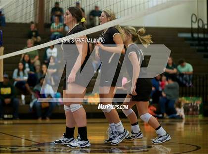 Thumbnail 2 in Acadiana @ Mt. Carmel (LHSAA Division I 2nd Round) photogallery.