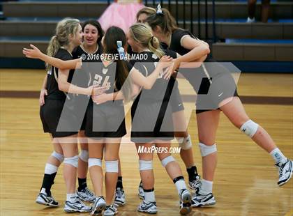 Thumbnail 1 in Acadiana @ Mt. Carmel (LHSAA Division I 2nd Round) photogallery.