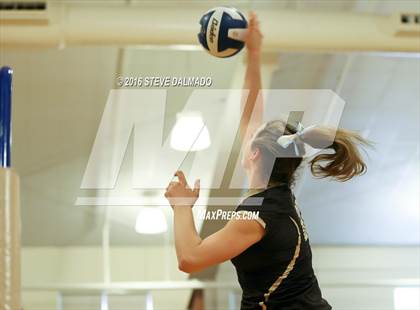 Thumbnail 2 in Acadiana @ Mt. Carmel (LHSAA Division I 2nd Round) photogallery.