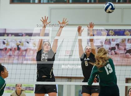 Thumbnail 2 in Acadiana @ Mt. Carmel (LHSAA Division I 2nd Round) photogallery.