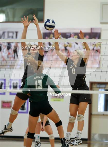 Thumbnail 2 in Acadiana @ Mt. Carmel (LHSAA Division I 2nd Round) photogallery.