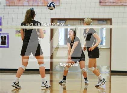 Thumbnail 3 in Acadiana @ Mt. Carmel (LHSAA Division I 2nd Round) photogallery.
