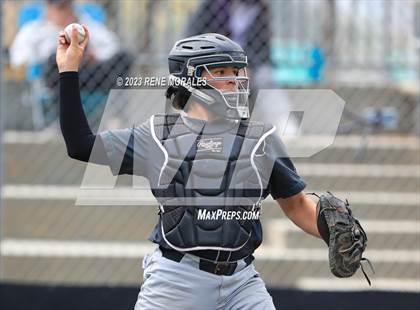 Thumbnail 2 in Providence vs Flintridge Prep photogallery.
