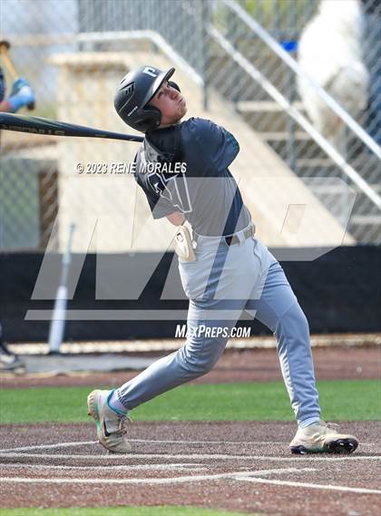 Thumbnail 3 in Providence vs Flintridge Prep photogallery.