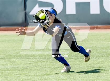 Thumbnail 2 in Rocklin vs. Tracy (CIF SJS D2 Final) photogallery.