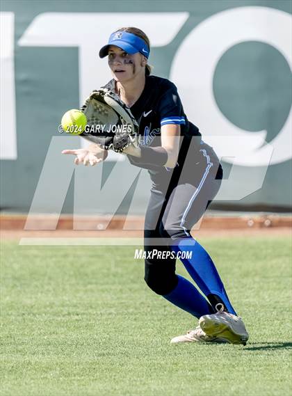 Thumbnail 3 in Rocklin vs. Tracy (CIF SJS D2 Final) photogallery.