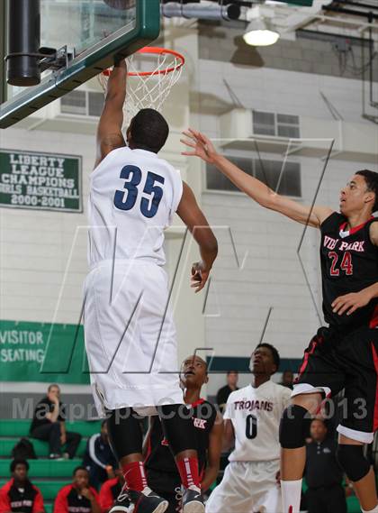 Thumbnail 2 in Lutheran vs. View Park (MLK Showcase) photogallery.