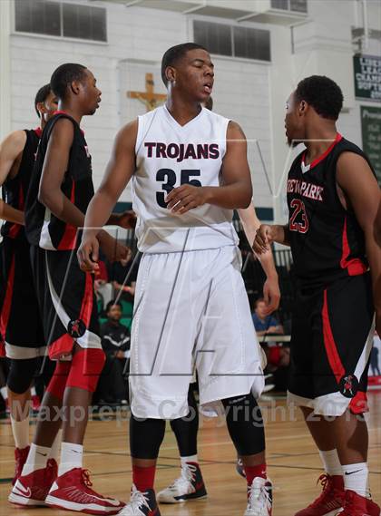 Thumbnail 3 in Lutheran vs. View Park (MLK Showcase) photogallery.
