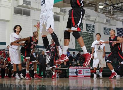 Thumbnail 2 in Lutheran vs. View Park (MLK Showcase) photogallery.