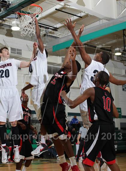 Thumbnail 3 in Lutheran vs. View Park (MLK Showcase) photogallery.