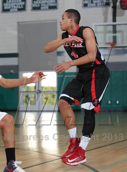 Thumbnail 1 in Lutheran vs. View Park (MLK Showcase) photogallery.