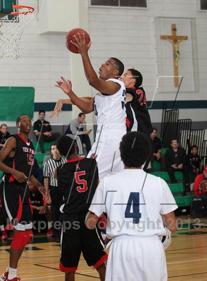 Thumbnail 3 in Lutheran vs. View Park (MLK Showcase) photogallery.