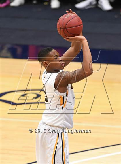 Thumbnail 3 in Moreau Catholic vs. Bishop O'Dowd (CIF NCS D3 Final) photogallery.