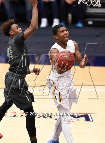 Thumbnail 2 in Moreau Catholic vs. Bishop O'Dowd (CIF NCS D3 Final) photogallery.