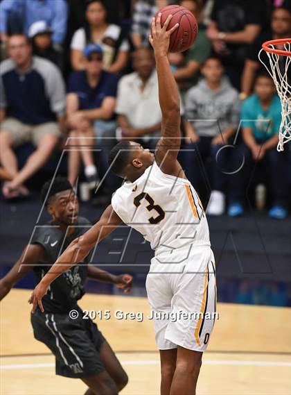 Thumbnail 3 in Moreau Catholic vs. Bishop O'Dowd (CIF NCS D3 Final) photogallery.
