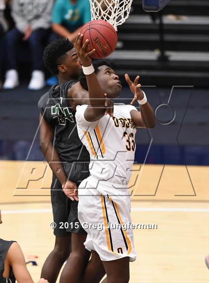 Thumbnail 3 in Moreau Catholic vs. Bishop O'Dowd (CIF NCS D3 Final) photogallery.