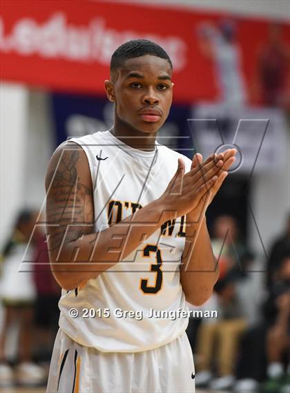 Thumbnail 3 in Moreau Catholic vs. Bishop O'Dowd (CIF NCS D3 Final) photogallery.