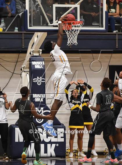 Thumbnail 3 in Moreau Catholic vs. Bishop O'Dowd (CIF NCS D3 Final) photogallery.