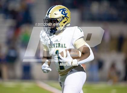 Thumbnail 2 in Thomas County Central vs Northside photogallery.