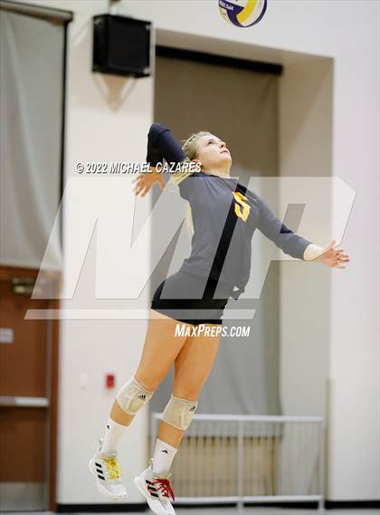 Thumbnail 3 in Torrey Pines @ Cathedral Catholic (CIF Open State Regional Semifinals) photogallery.
