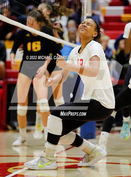 Thumbnail 2 in Torrey Pines @ Cathedral Catholic (CIF Open State Regional Semifinals) photogallery.