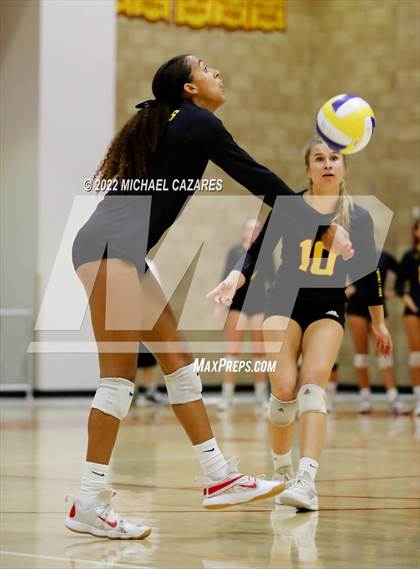 Thumbnail 2 in Torrey Pines @ Cathedral Catholic (CIF Open State Regional Semifinals) photogallery.