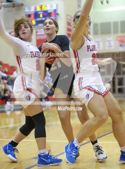 Thumbnail 2 in Avon @ Plainfield photogallery.