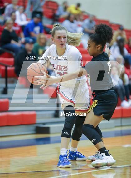 Thumbnail 1 in Avon @ Plainfield photogallery.
