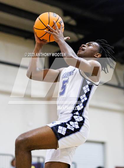 Thumbnail 3 in Riverside Christian Academy vs Combine Academy Varsity (Veterans Showcase 2025) photogallery.