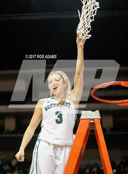 Thumbnail 2 in Lincoln Southwest vs. Millard South (NSAA Class A Final) photogallery.